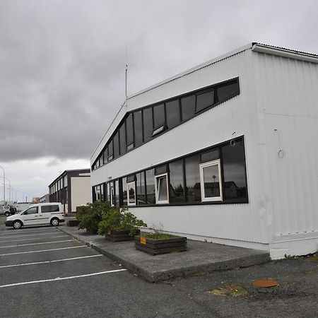 Nordic Guest House Keflavik Bagian luar foto
