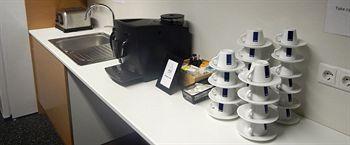 Nordic Guest House Keflavik Bagian luar foto